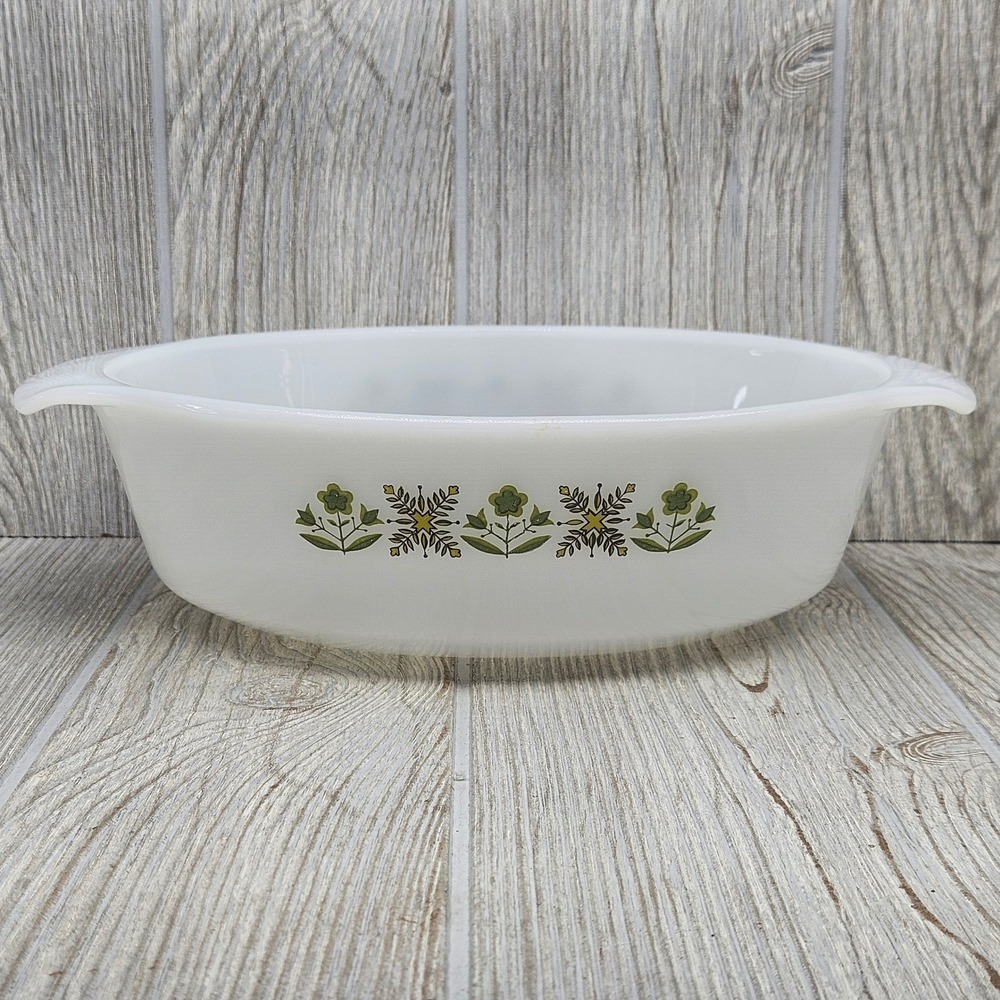 Fire-King Meadow Green Milk Glass Oval Casserole Dish 1.5 Qt 432 Vintage 1970s